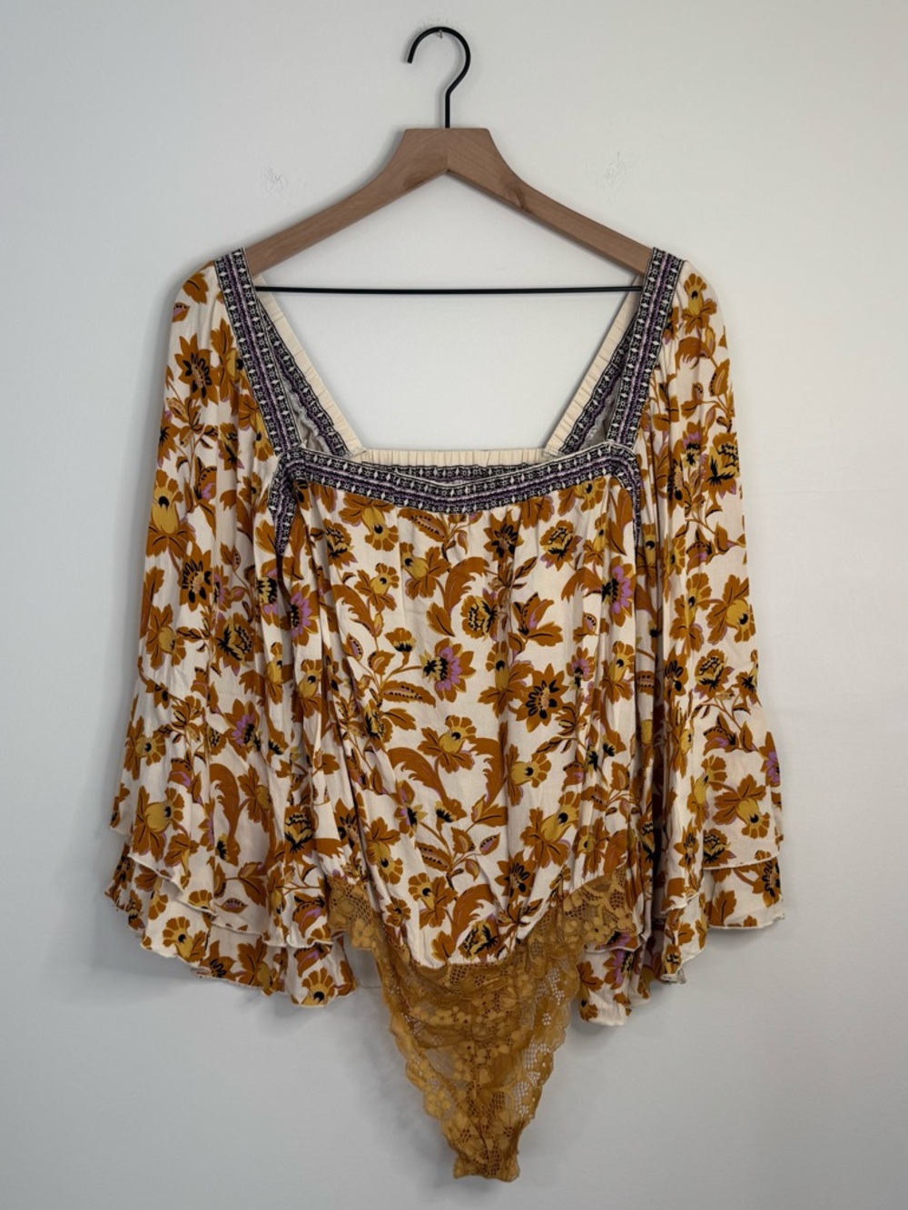 Free People Blooming Boarders Floral Bodysuit Size Large - Picture 2 of 7